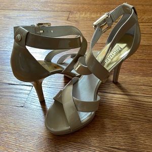 Michael Kors Evie platform heel sandal size 6.5 nude patent